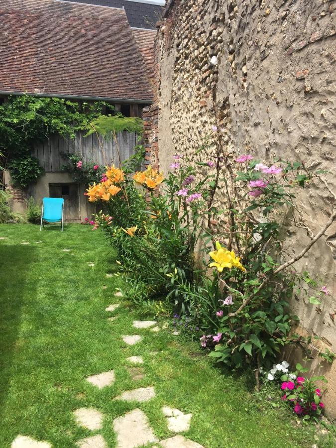 L Annonce N Est Pas D Actualite Ne Pas Prendre De Reservation Villa Saint-Fargeau  Bagian luar foto